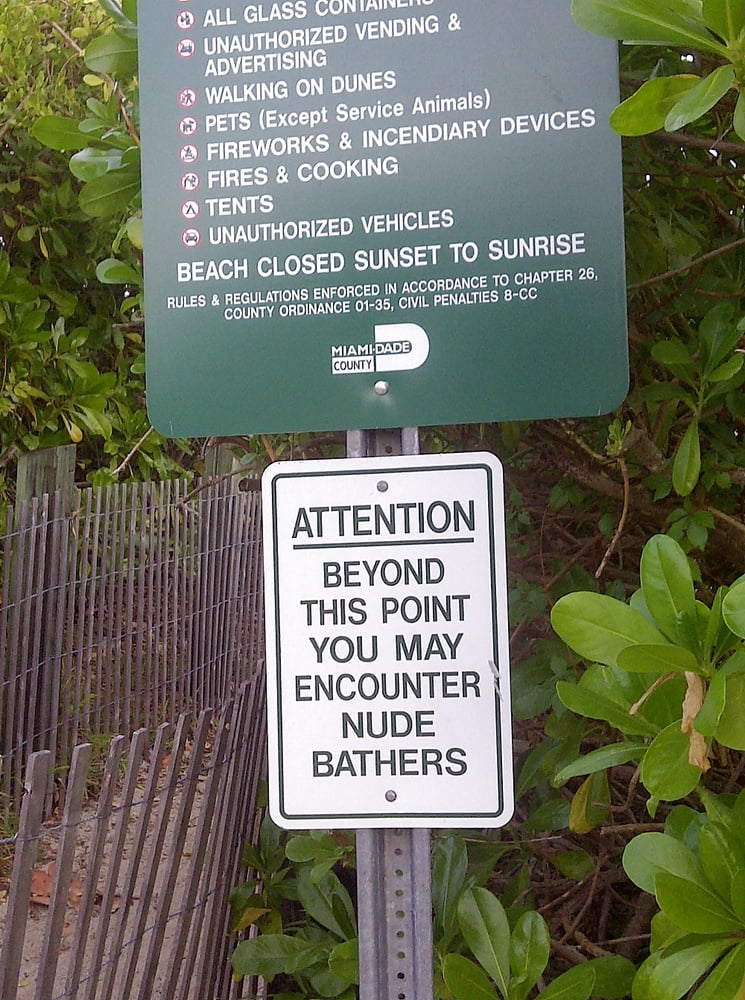 Anzeichen von Nacktheit
 #103715477