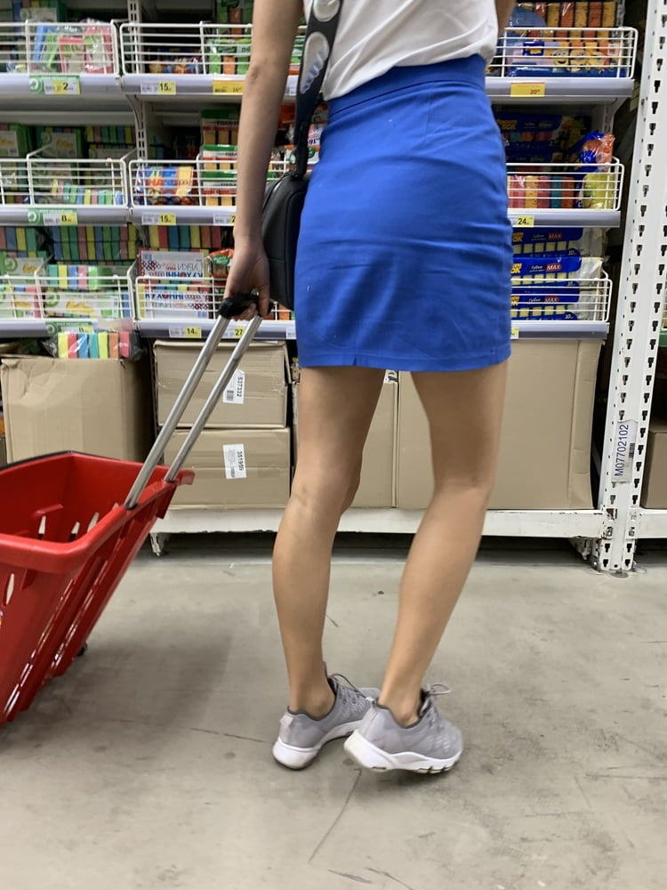 セクシーな女性のアップスカートのミニ青
 #93474984