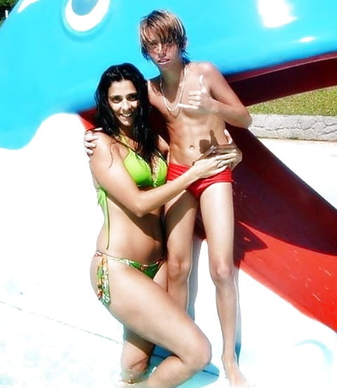 Maduras favoritas
 #91661320