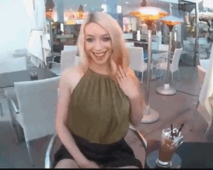 Shemale offenbaren Schwanz
 #96882521