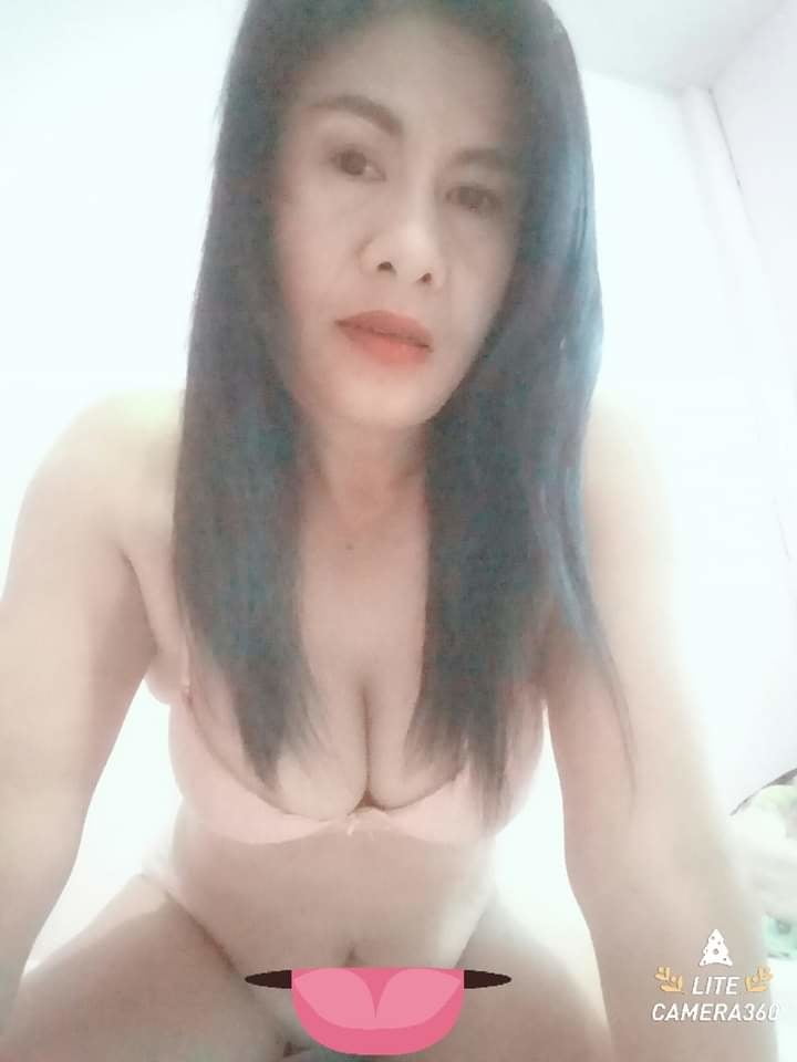 Janda tetek besar #81419126