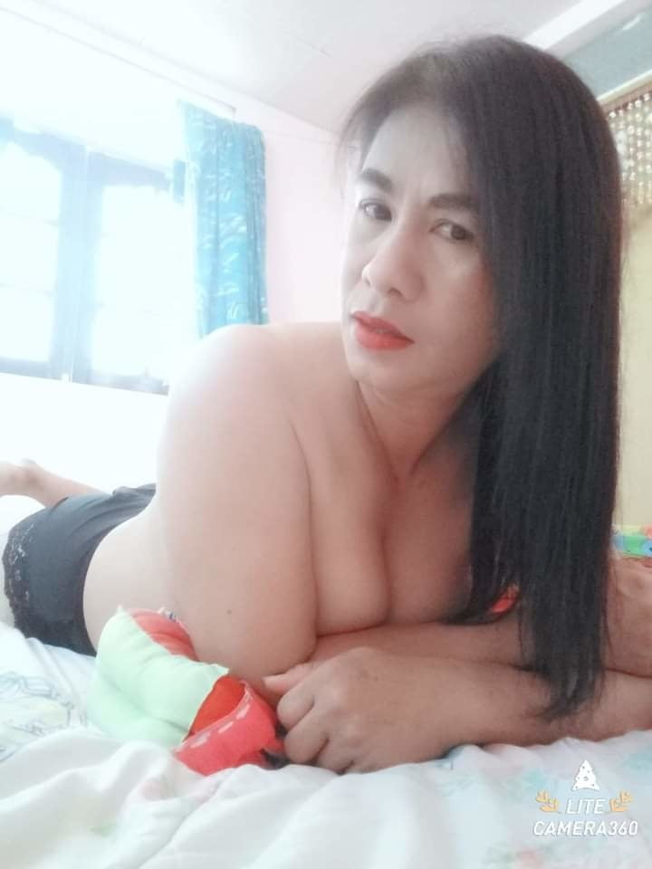 Janda tetek besar #81419242