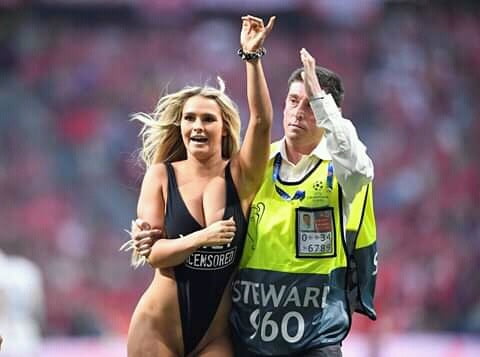 セクシーな女性のV8
 #99723559