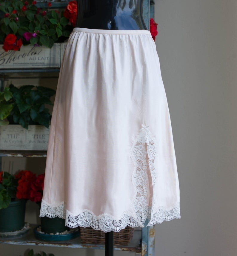 Resbalón, medio resbalón
 #90396616