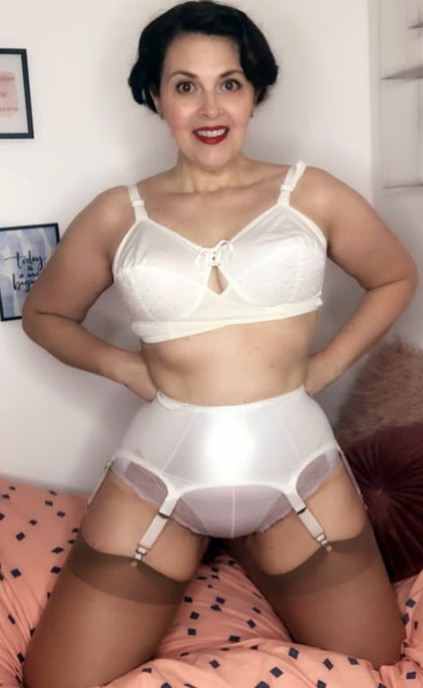 Miss betty vintage lingery non nude
 #103121619