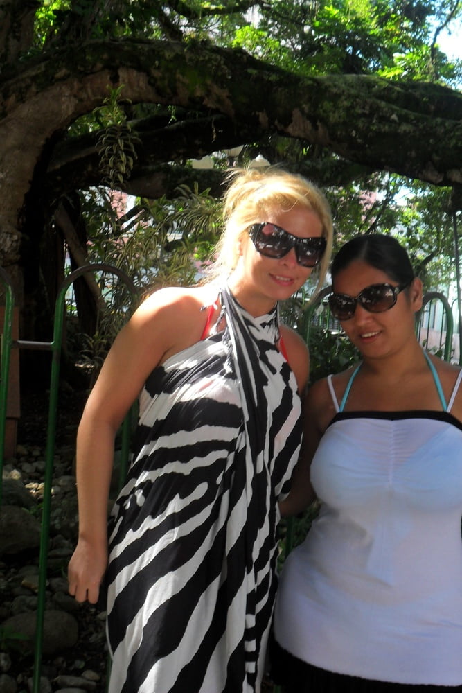Mujeres vestidas sexy
 #94572482