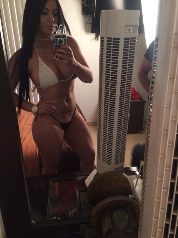 Latina heiße Milf
 #104235235