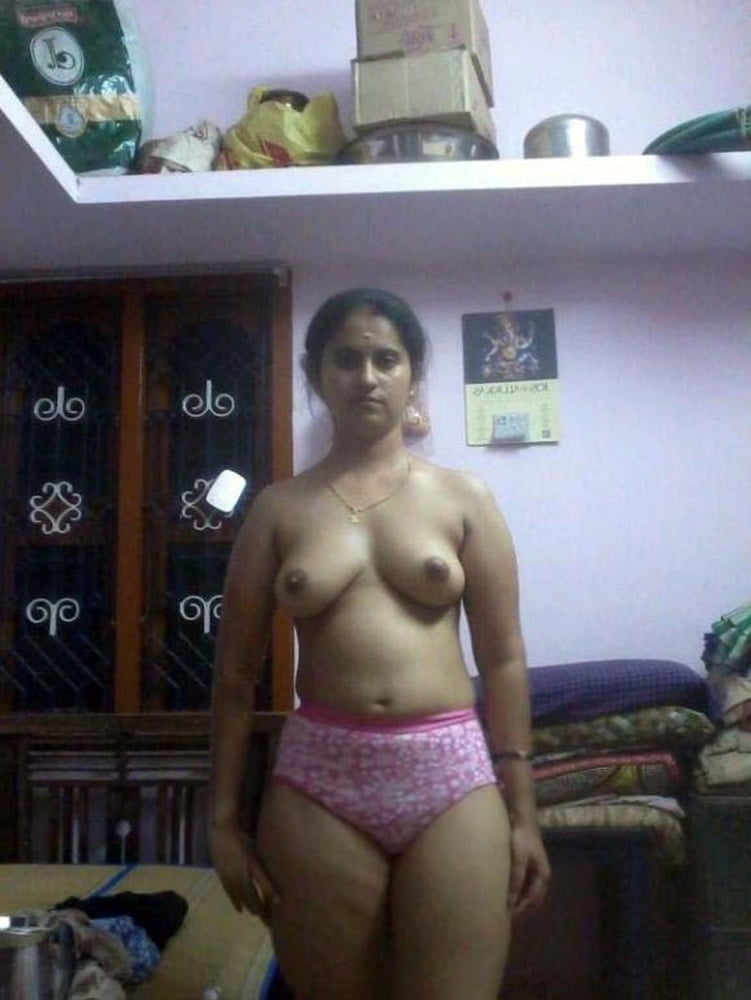 Janani ,nackt tamil desi indische Frau
 #92431344