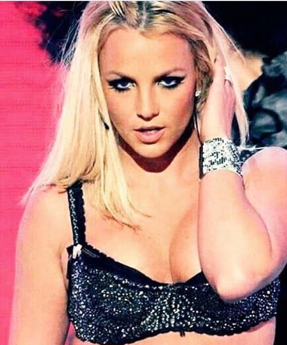 Britney spears
 #103267837