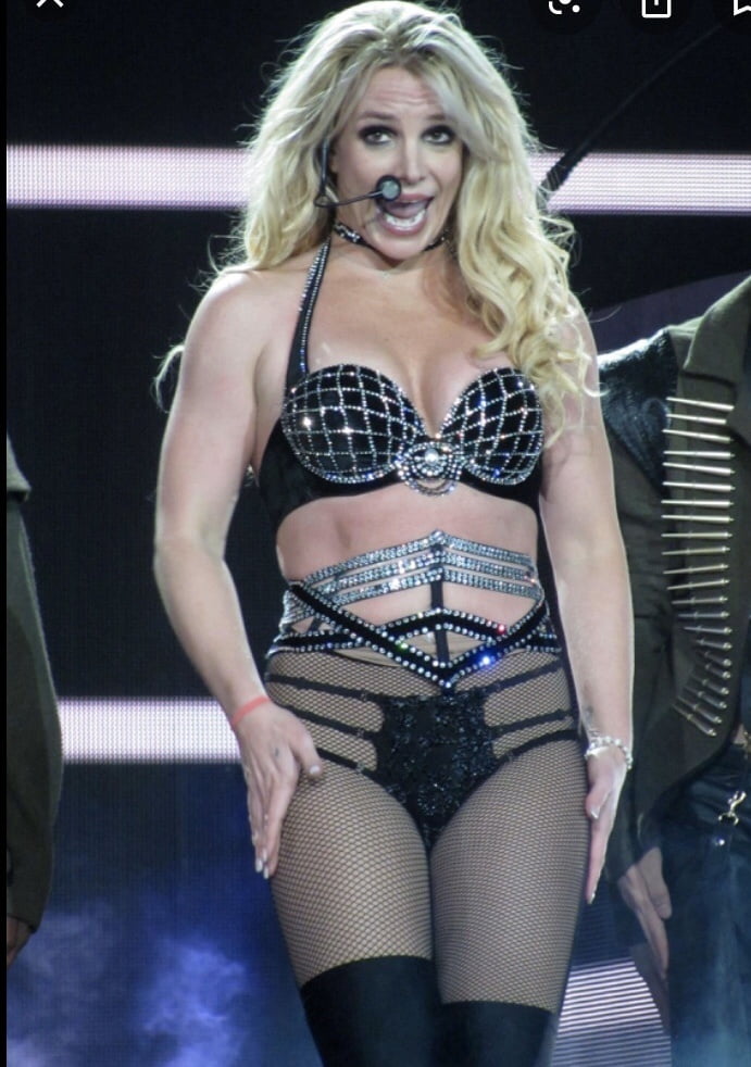 Britney spears
 #103267867