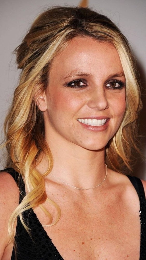 Britney spears
 #103267938