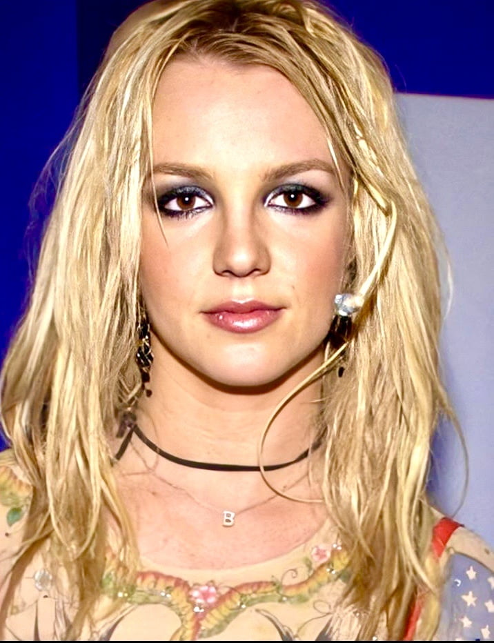 Britney spears
 #103267978