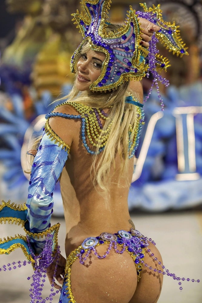 Rio Karneval Mädchen
 #92795399