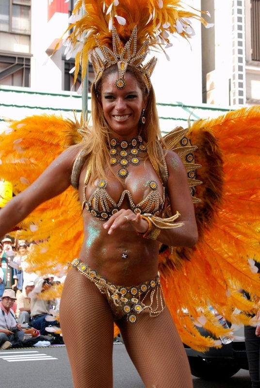 Rio Karneval Mädchen
 #92795420