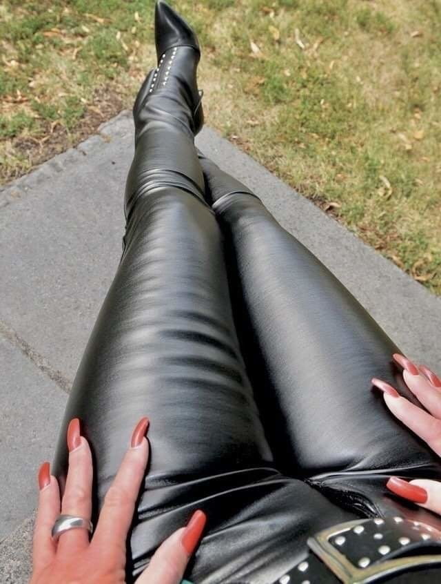 LaTeX leggings #104699896