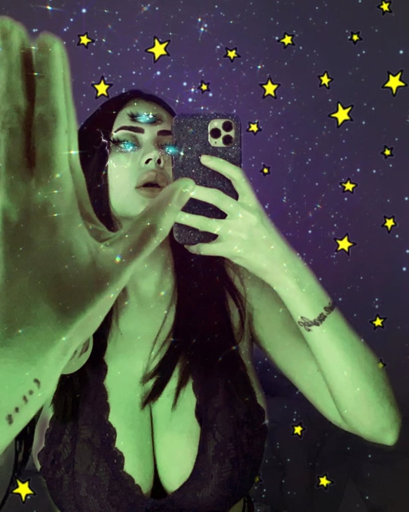 Sanna (tetona en bikini)
 #98032329