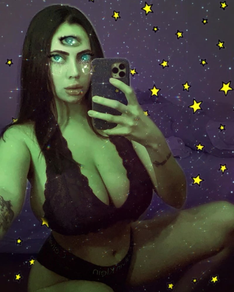 Sanna (tetona en bikini)
 #98032332