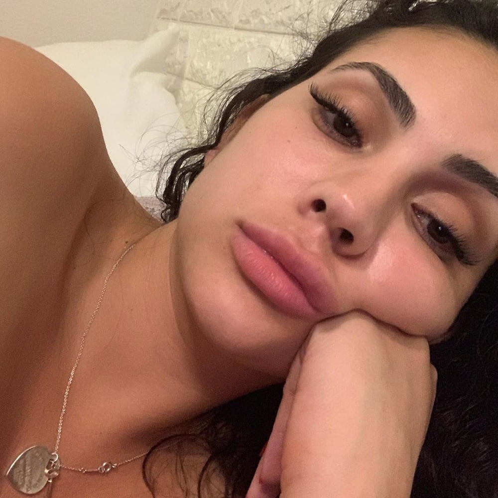 Sanna (tetona en bikini)
 #98032396