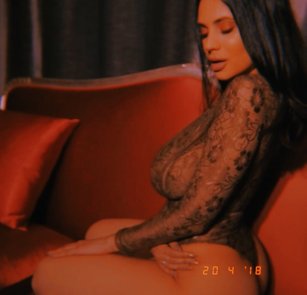 Sanna (tetona en bikini)
 #98032447