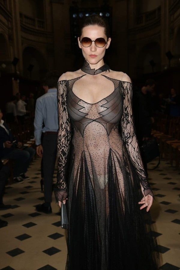 Public Exposure 15 #88019094