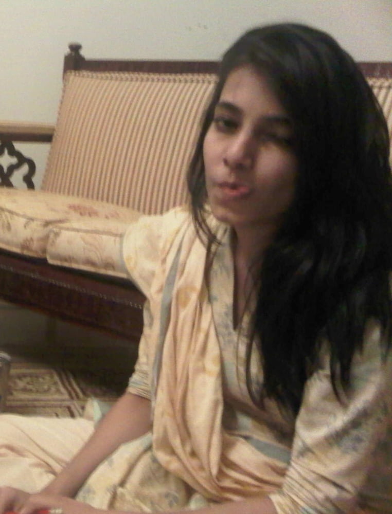 Desi Paki Girl Eman Selfies Leaked by BF #100646077