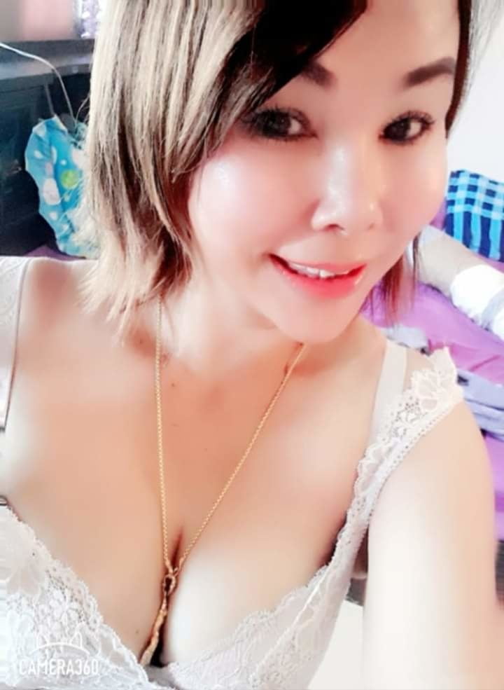 Ibu yang cantik #94705593