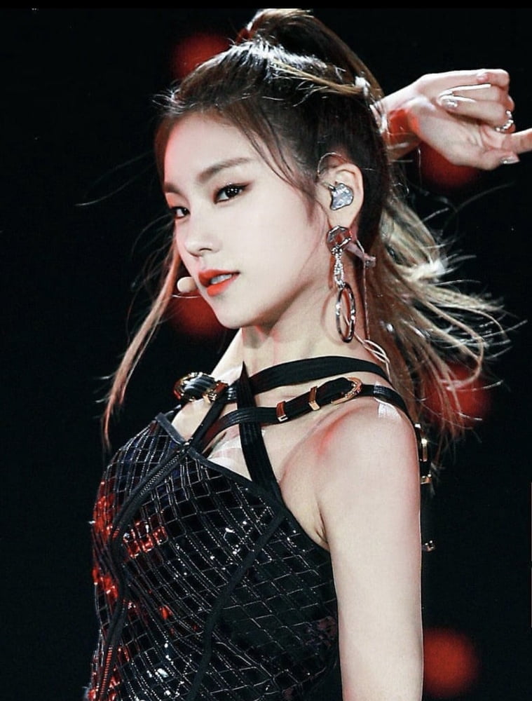 Hwang Yeji - ITZY #94014953