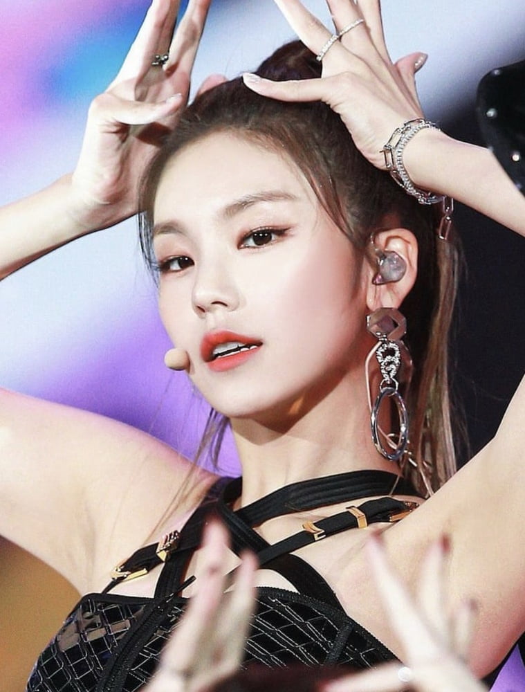 Hwang Yeji - ITZY #94014962