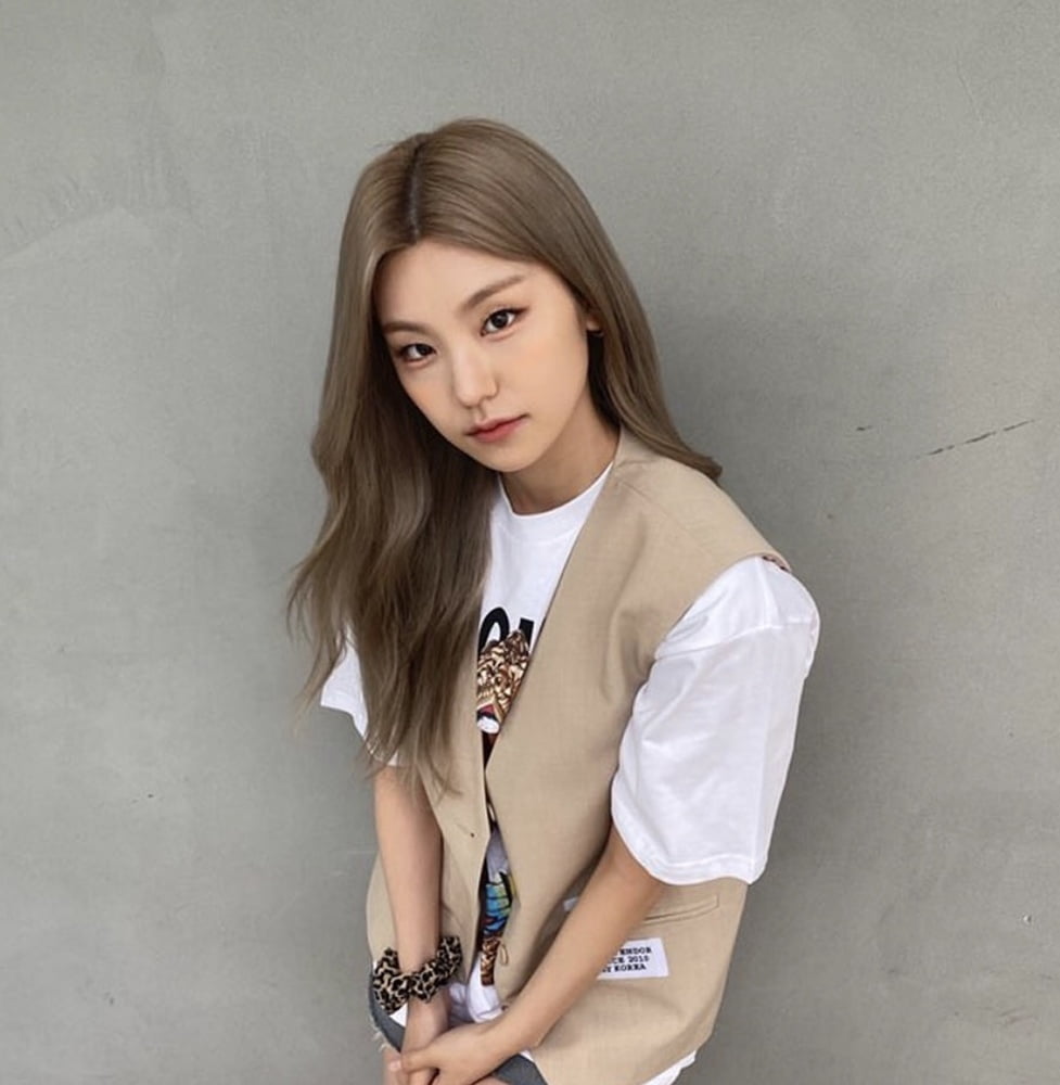 Hwang Yeji - ITZY #94014989