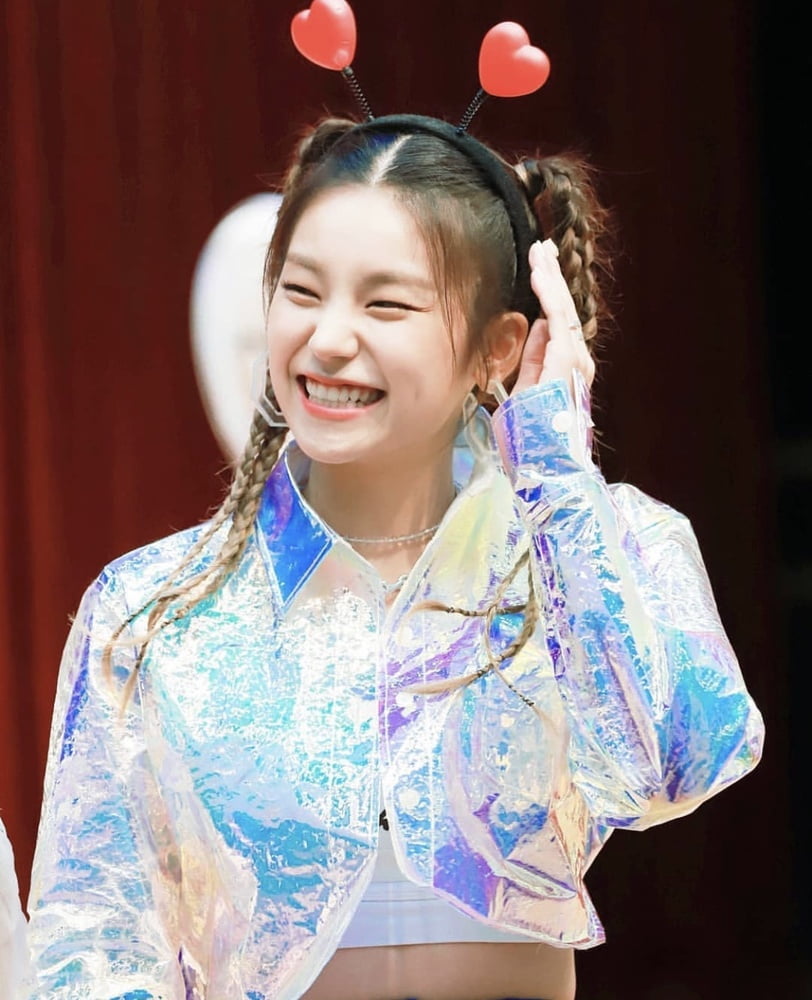 Hwang Yeji - ITZY #94015013