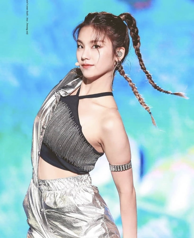 Hwang Yeji - ITZY #94015058