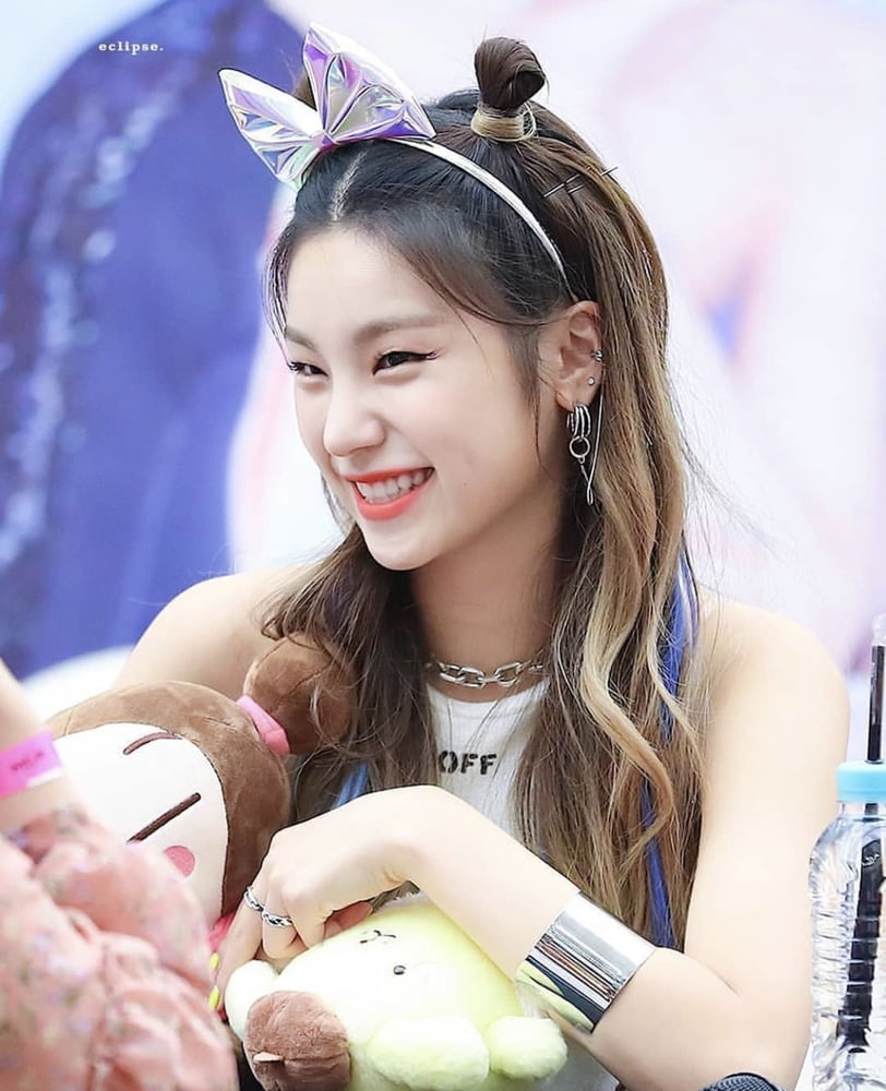 Hwang Yeji - ITZY #94015073