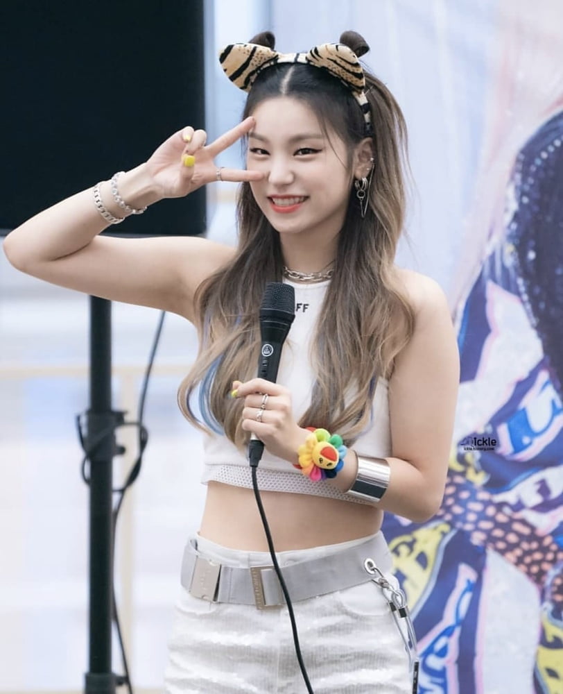 Hwang Yeji - ITZY #94015156
