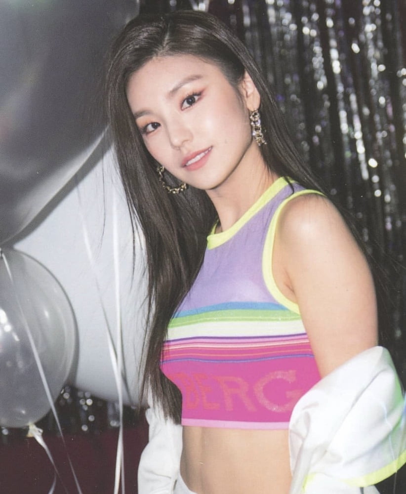 Hwang Yeji - ITZY #94015198