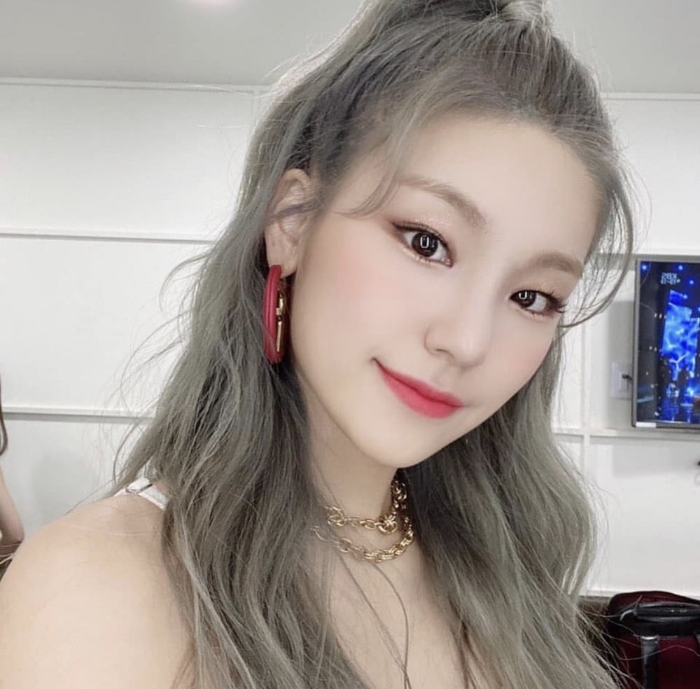 Hwang Yeji - ITZY #94015205