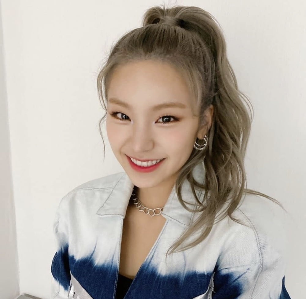 Hwang Yeji - ITZY #94015208