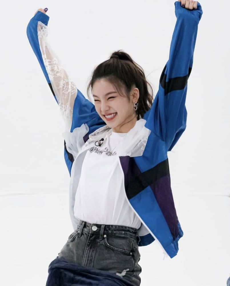 Hwang Yeji - ITZY #94015222