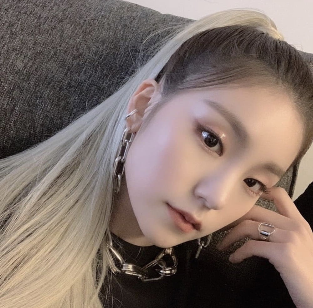 Hwang Yeji - ITZY #94015227