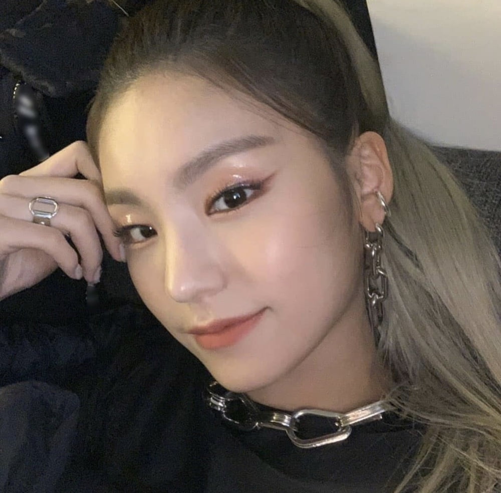 Hwang Yeji - ITZY #94015229