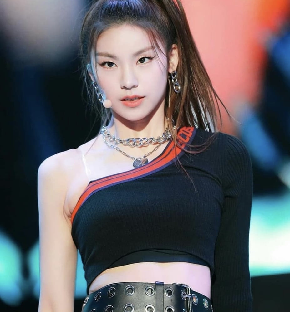 Hwang Yeji - ITZY #94015260