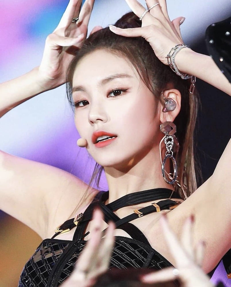 Hwang Yeji - ITZY #94015317