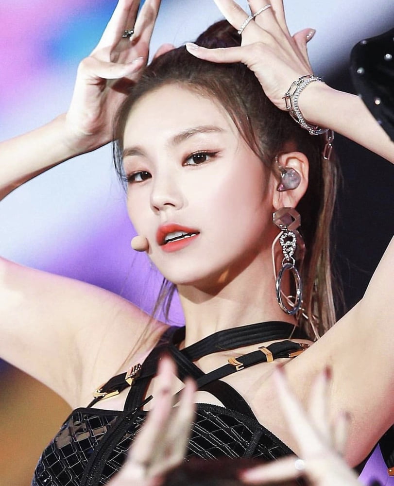 Hwang Yeji - ITZY #94015335