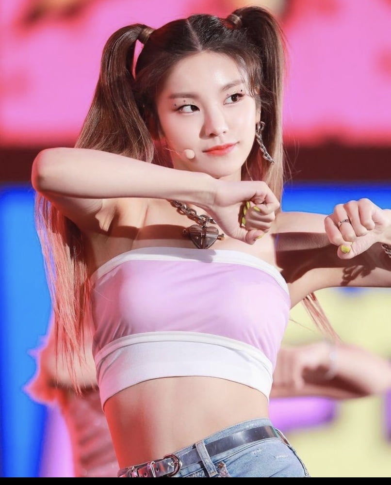 Hwang Yeji - ITZY #94015420