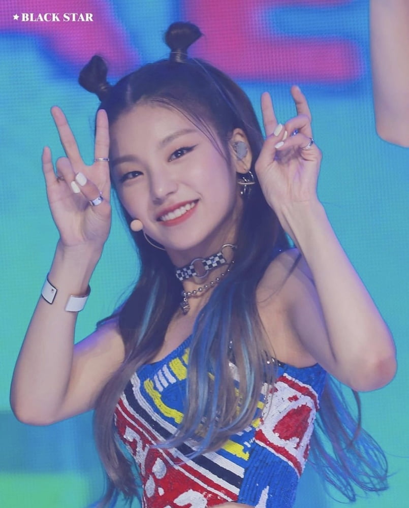 Hwang Yeji - ITZY #94015451