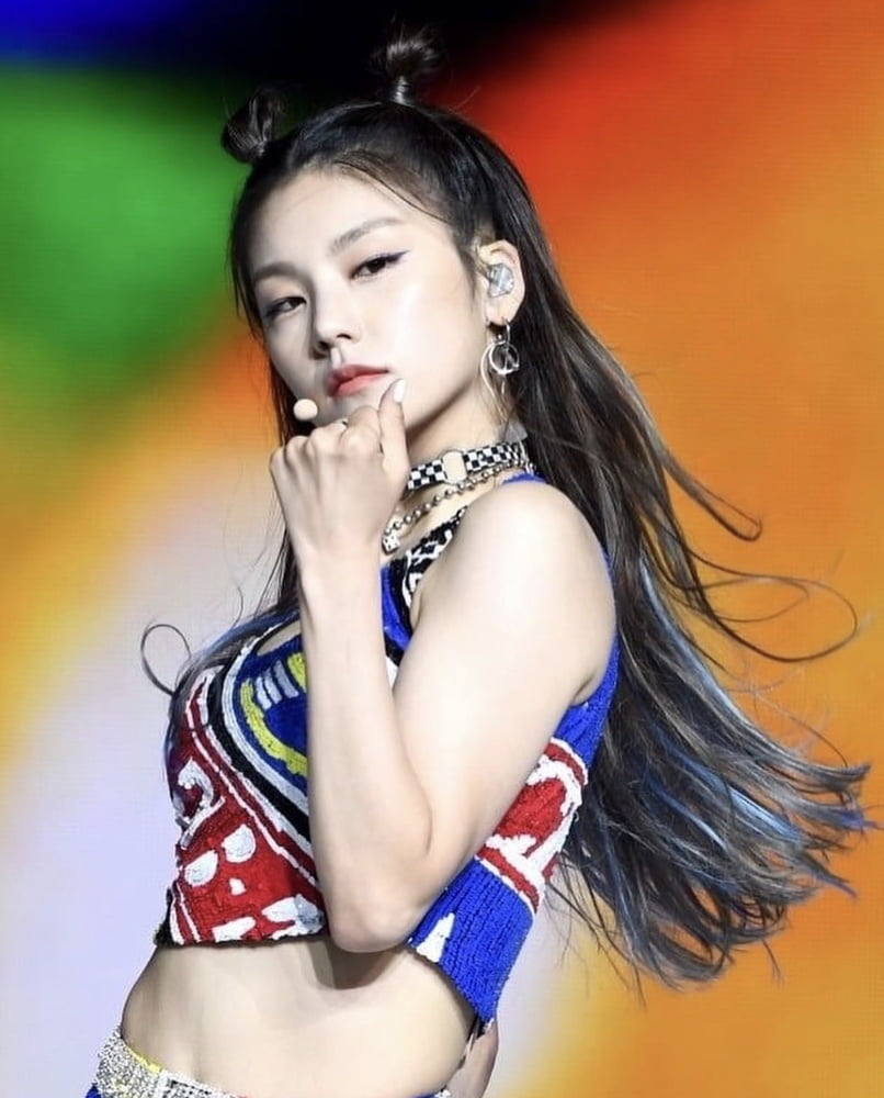 Hwang Yeji - ITZY #94015455