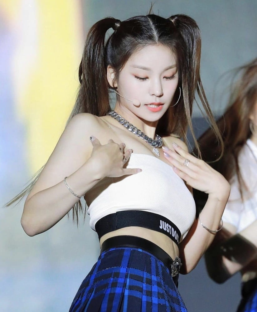Hwang Yeji - ITZY #94015475