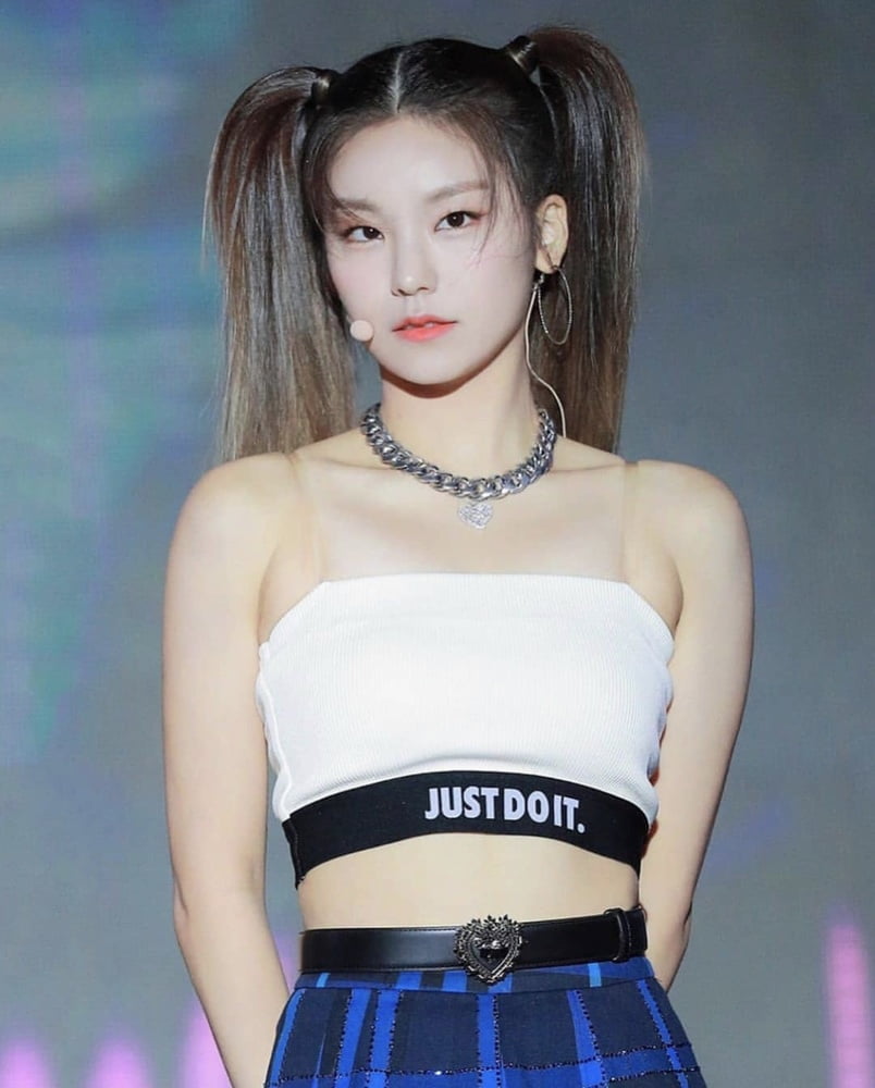 Hwang Yeji - ITZY #94015477