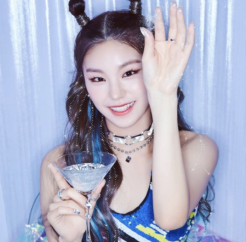 Hwang Yeji - ITZY #94015483