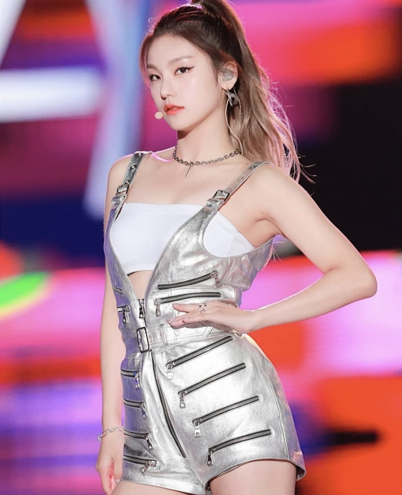 Hwang Yeji - ITZY #94015521