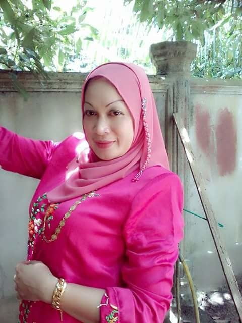 Ibu cantik #87986394